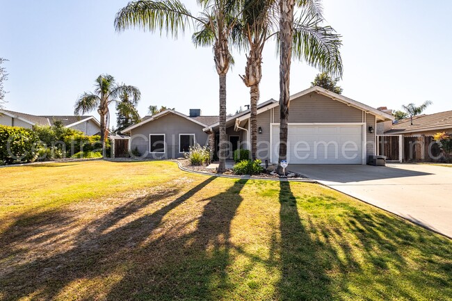 Primary Photo - 3 Bedroom/2 Bath Home with Paid Solar and ...