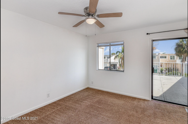 Building Photo - Beachside Townhome with 1 car garage!