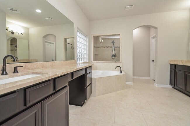 Building Photo - 3435 Pennington Trace Dr