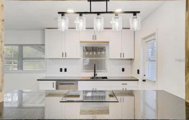 Building Photo - 5205 Chenault Ave