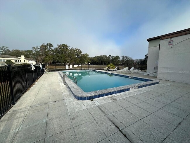 Building Photo - 17202 Sandalwood Dr