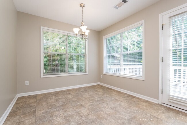 Building Photo - 7245 Carter Ct