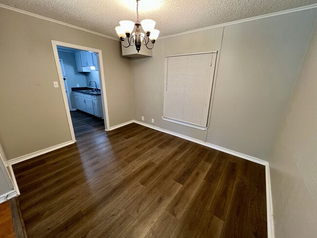 Building Photo - 3225 Knox St