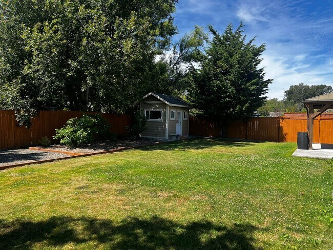 Building Photo - Beautiful 4BD in Birch Bay Village!