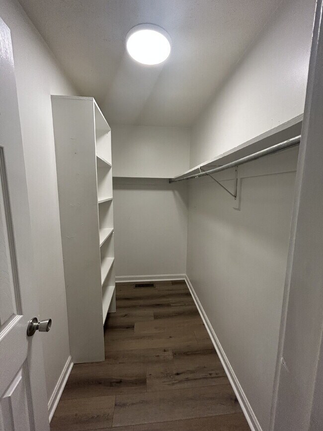 Building Photo - 158 Pennington Pl
