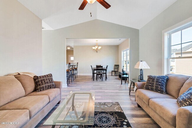Building Photo - 202 Garland Shores Dr
