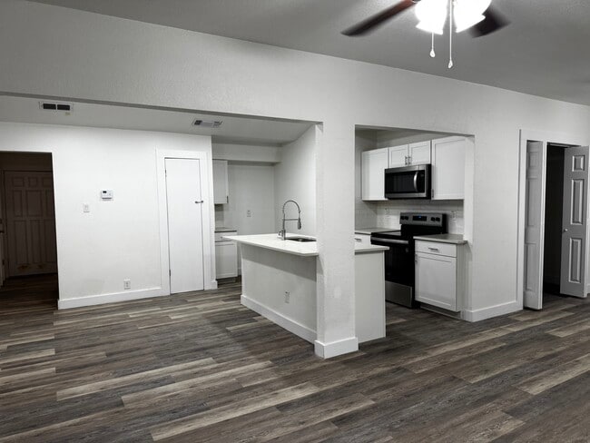 Building Photo - 4603 Guadalajara Dr