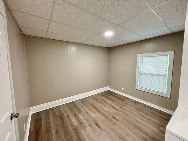 Building Photo - 1378-1382 Dewey Ave &amp; 304-310 Clay Ave