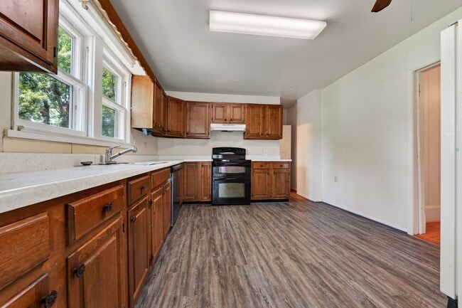 Building Photo - 133 N Gorin Ave