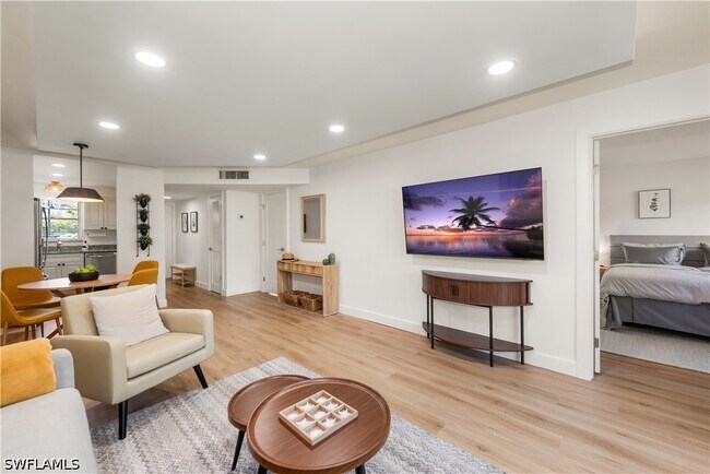 Building Photo - 501 Forest Lakes Blvd