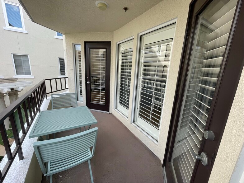 Balcony - 655 Columbia St