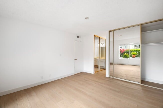 Building Photo - 1109 Summertime Ln