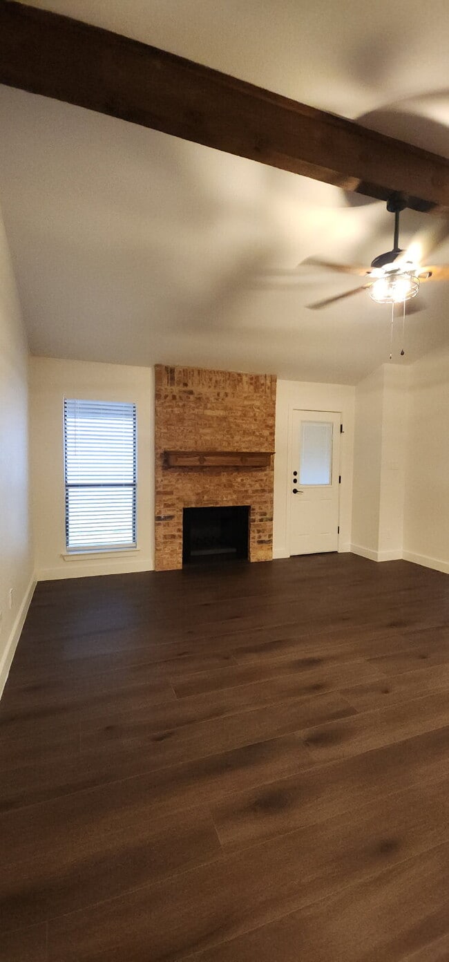 Building Photo - 1112 Concord Dr