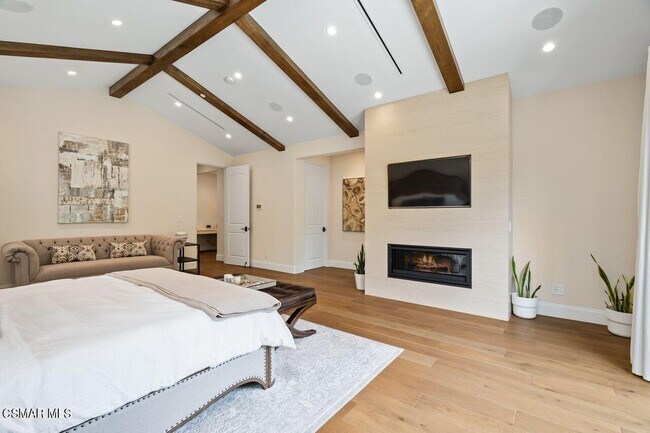 Building Photo - 12727 Landale St