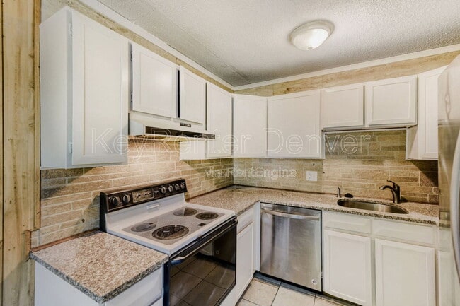 Building Photo - 2120 S Vaughn Way