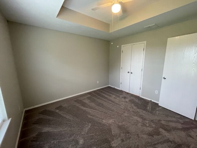 Building Photo - TOTALLY REMODELED - Ozark Walk out Basemen...