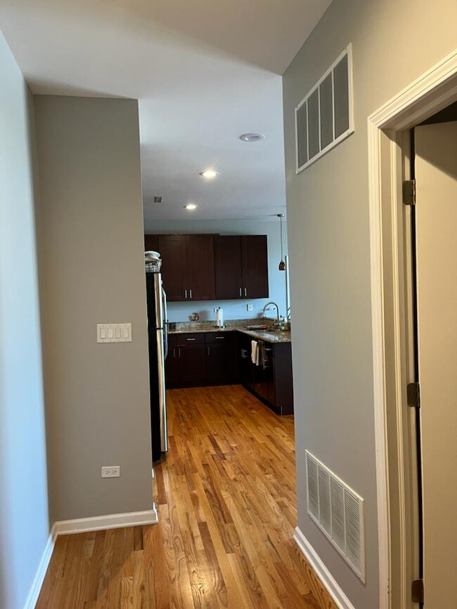 Entryway into unit - 2520 S Oakley Ave