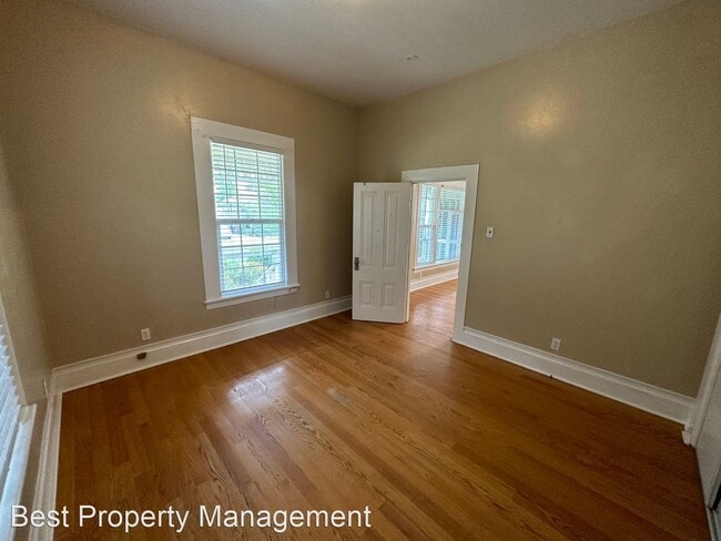 Building Photo - 3 br, 2 bath House - 112 W. 5th St.