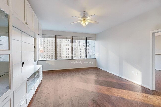Building Photo - 2 Bedroom Condo Available for Rent in the Heart of DFW!