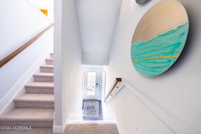 Building Photo - 4 Midway Rd S