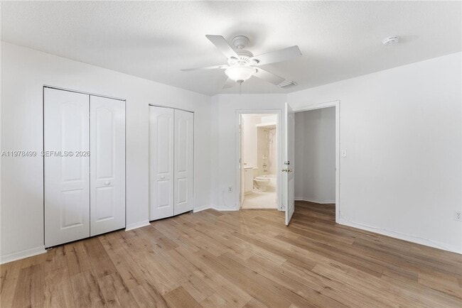 Building Photo - 15720 SW 92nd Ave