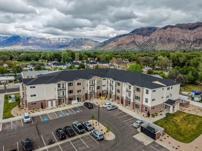 Building Photo - First Month Rent FREE