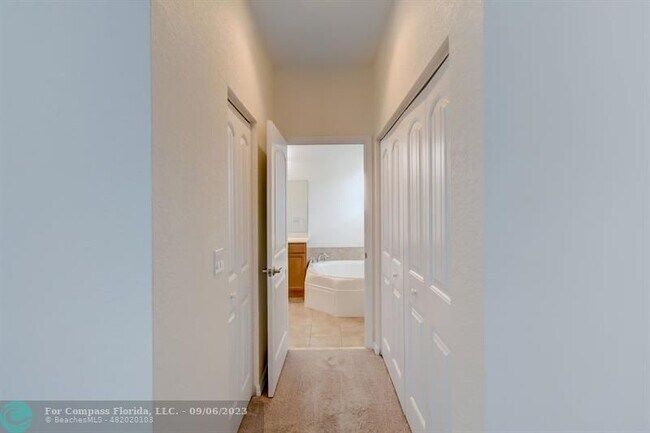 Building Photo - 4198 NW Burr Oak Ct