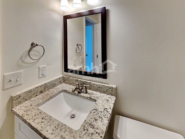 Building Photo - 303 Millpond Pkwy