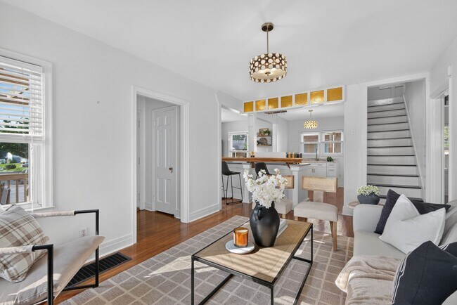 Building Photo - 721 Headley Ave