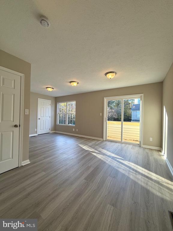 Building Photo - 46359 Columbus Dr