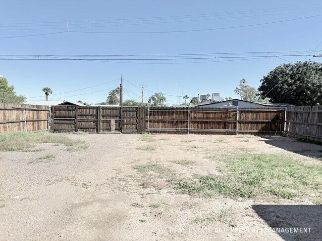 Building Photo - 3809 N 9th Pl