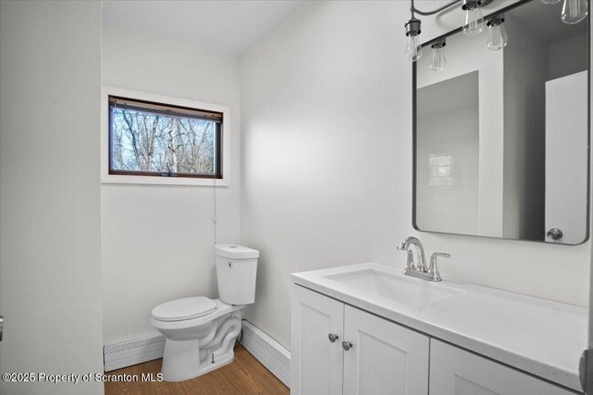 Building Photo - 134 Lampman St