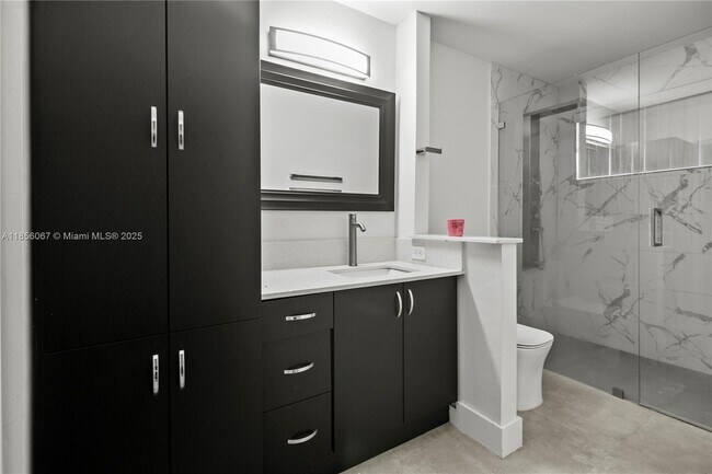 Building Photo - 10073 SW 117th Ct