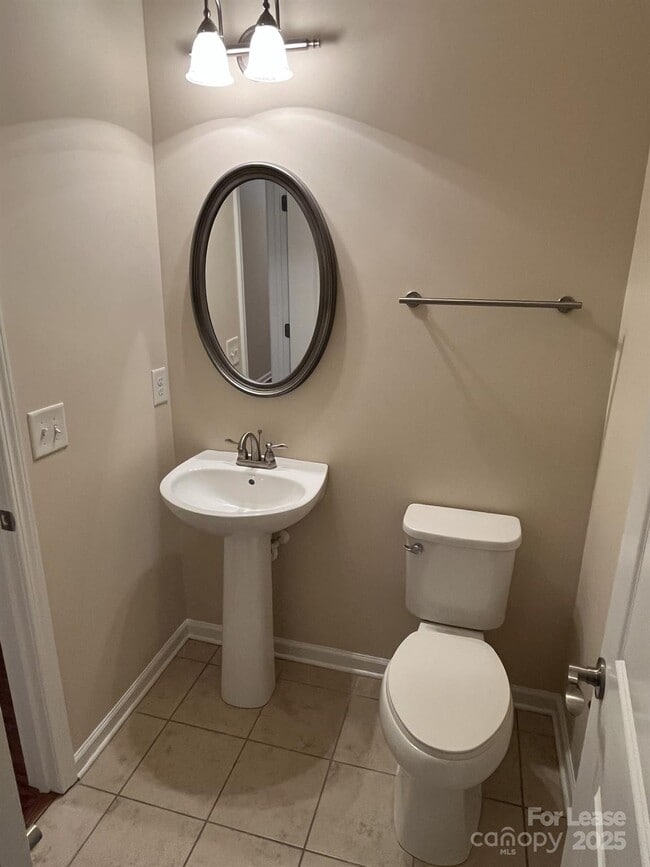 Building Photo - 2207 Eversham Dr NW