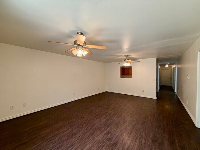 Building Photo - 297 Graystone Cir