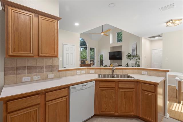Building Photo - 7028 St Augustine Dr