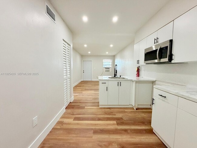 Building Photo - 4801 NW 33rd Ave