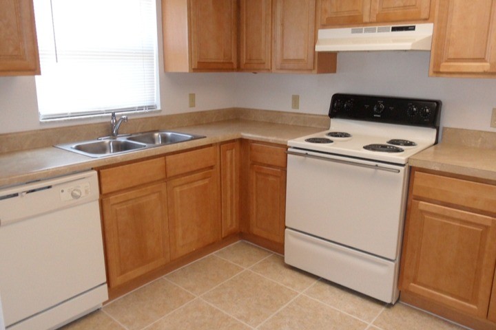 Upgraded Kitchen - Tiffany Square Apartments