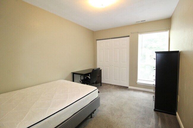 Building Photo - 1462 Devon Ln
