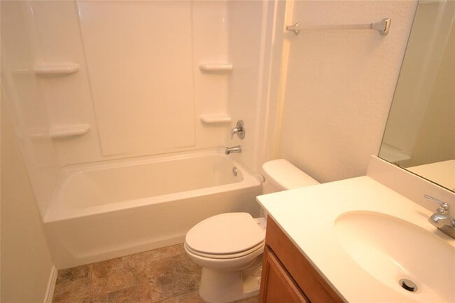 Building Photo - 104 Sierra Mar Lp