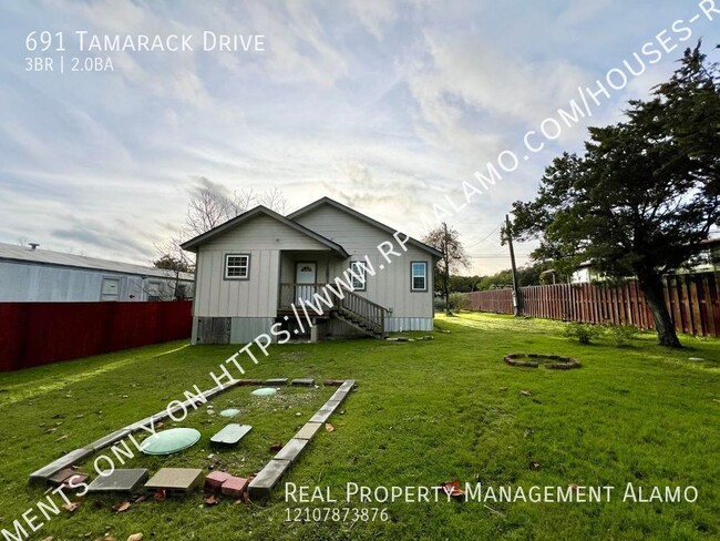 Building Photo - 691 Tamarack Dr
