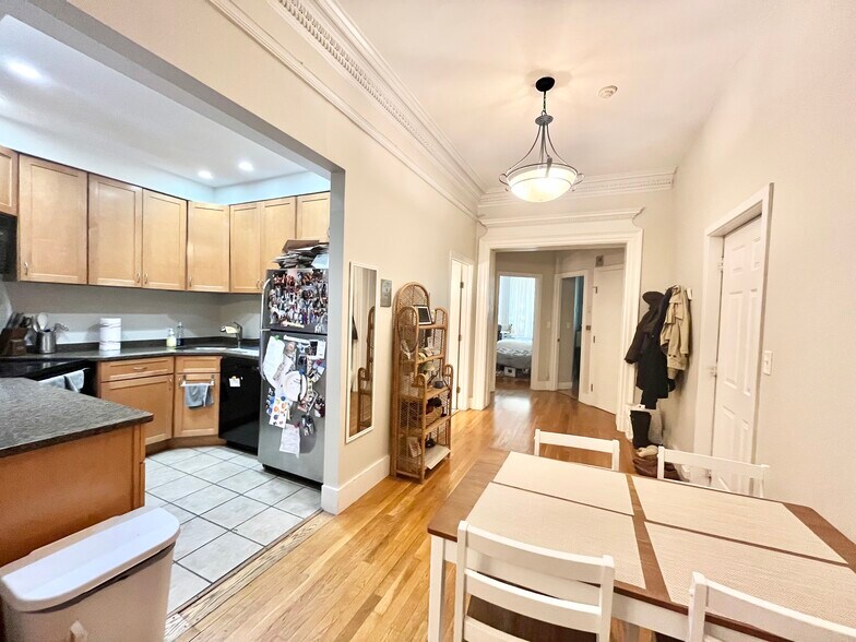 Building Photo - 42 Fenway