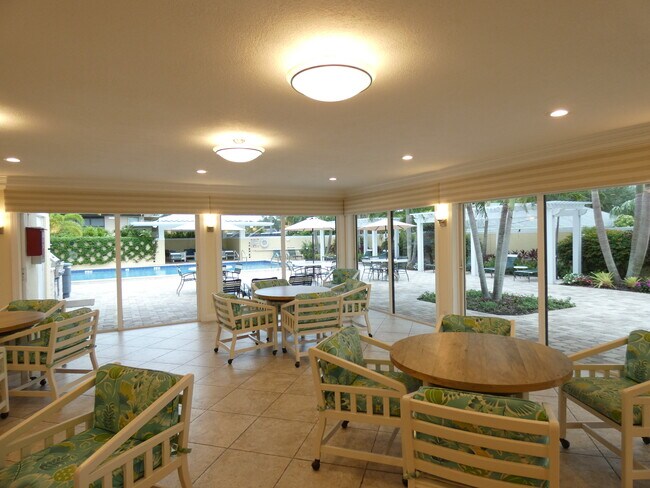 Building Photo - 3 SE Turtle Creek Dr