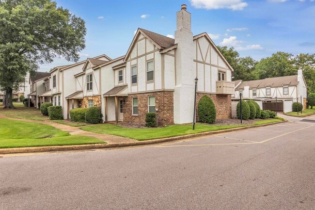 Primary Photo - 7523 Bavarian Dr