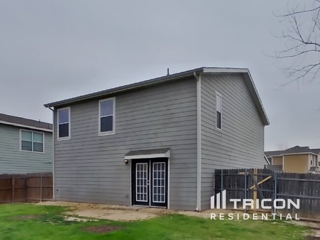Building Photo - 1601 Vineridge Ln