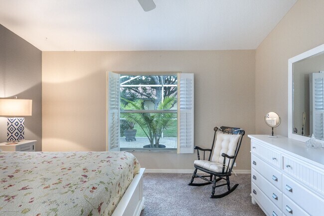 Building Photo - IMMACULATE TURNKEY FURNISHED- NEAR TWIN ISLES COUNTRY GOLF CLUB