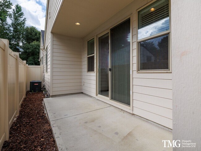 Building Photo - Centrally Located Townhome with Attached Garage & AC