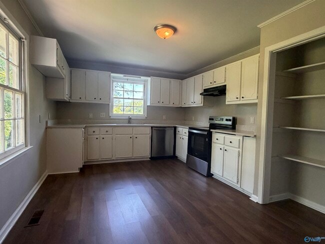 Building Photo - 2204 Pisgah Cir NW