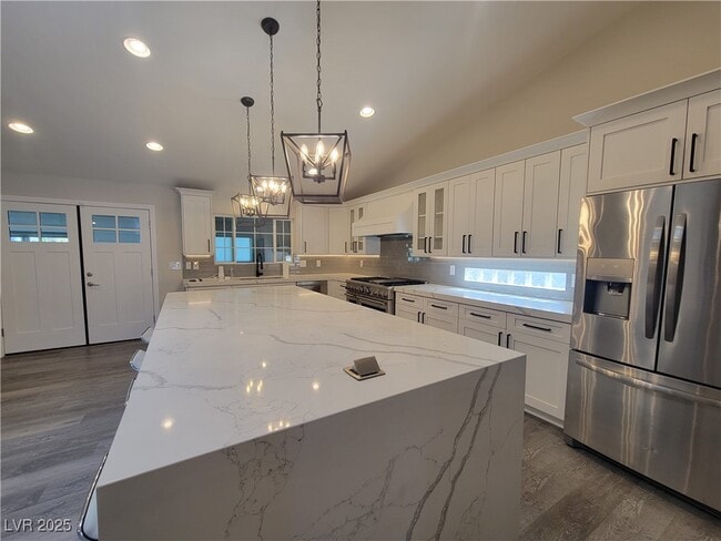 Building Photo - 5836 Corazon Dr