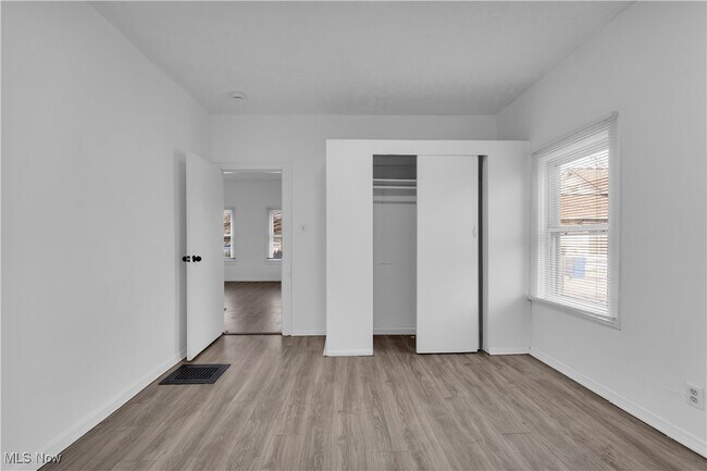 Building Photo - 786 E 156th St